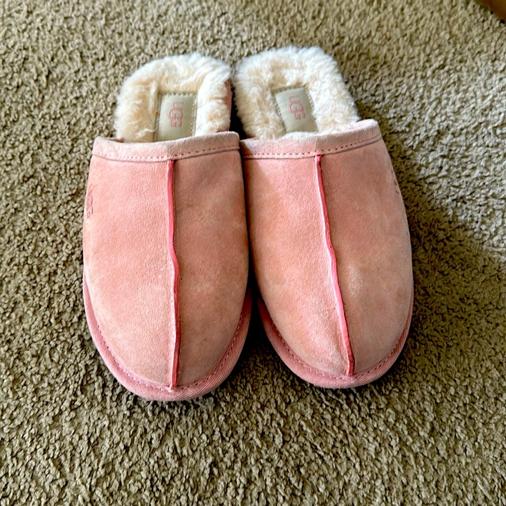 Light pink ugg slippers